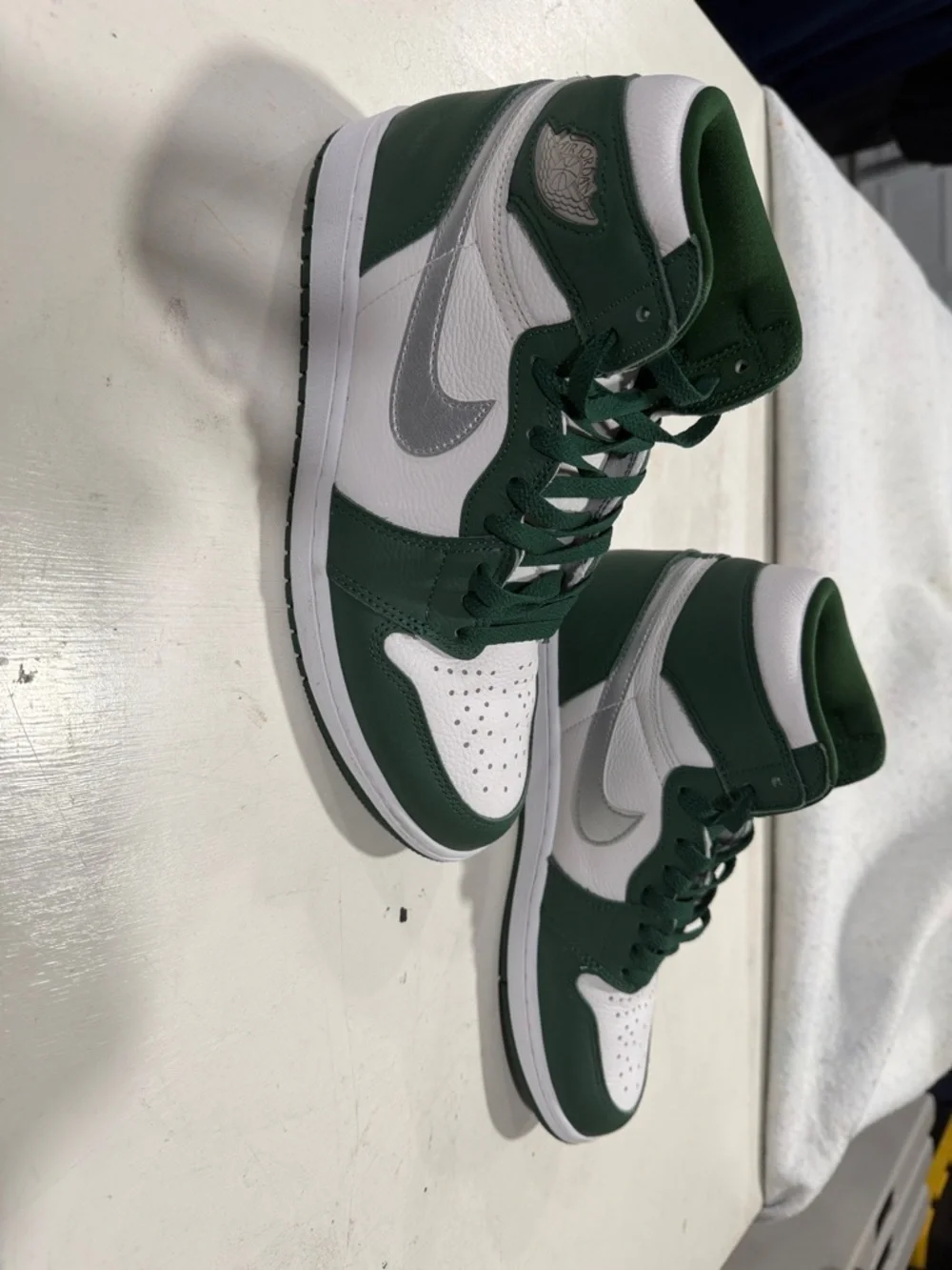 Nike Air Jordan 1 Mid White Green with Silver Swoosh - Picture 6 of 6